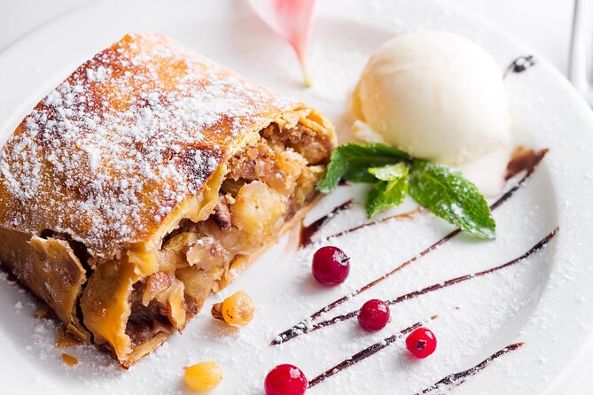 Private Austrian Food Tasting Tour in Salzburg's Old Town - The 5-hour food and beer program