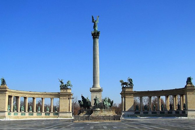 Private Budapest Day Trip from Vienna - Chain Bridge: the link between Buda and Pest