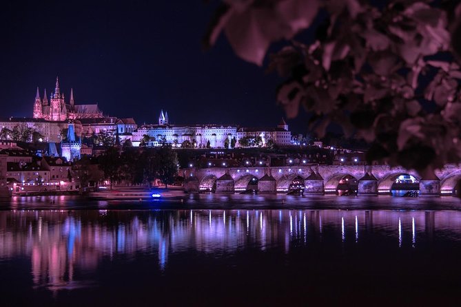 Private Car Transfer from Vienna to Prague with 2h of Sightseeing - Key things to know before booking