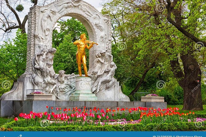 Private Day Tour in Vienna from Budapest with Licensed Guide - St. Stephen’s Cathedral and the central walk