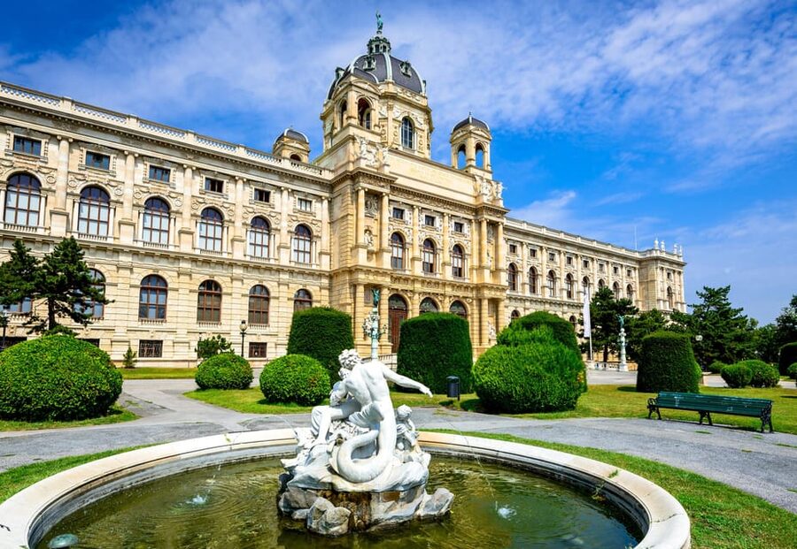 Private day trip from Budapest to Vienna and back - Hofburg Palace, the Ringstrasse, and Vienna’s grand core