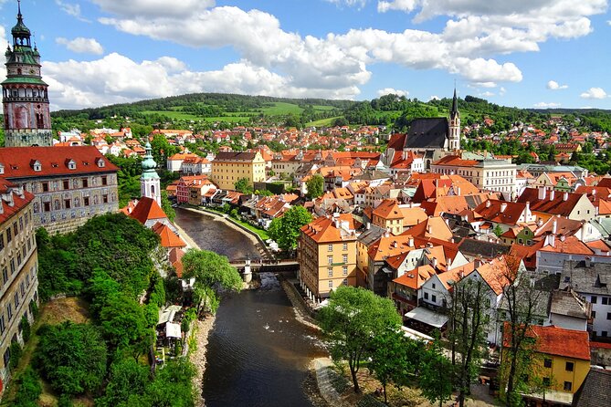 Private day trip from Linz to Cesky Krumlov and back - Pickup in Linz and the ride south