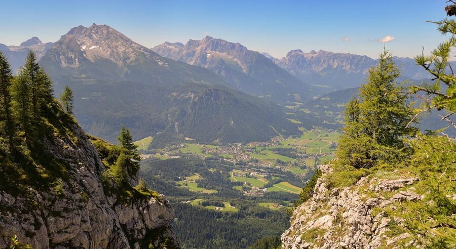 Private day trip from Munich to Eagle's Nest & Hallstatt - Who should book this experience?