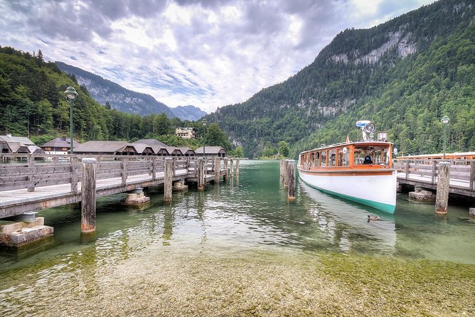 Private Eagle's Nest and Bavarian Alps Day Trip from Salzburg - Berchtesgaden: lunch and a short town visit