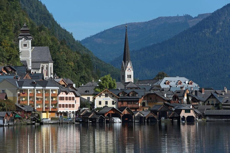 Private Hallstatt Tour from Salzburg - A possible extra stop at Wolfgangsee