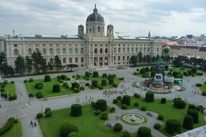 Private Introduction to Vienna Walking Tour - The Belvedere detour and the approach to Karlsplatz
