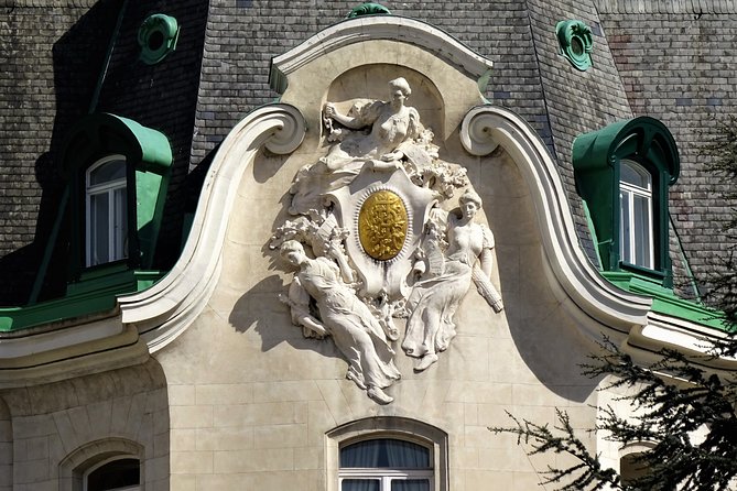 Private Klimt & Vienna Art Walk — From Baroque to Secession - Karlskirche and the move from Baroque to 1900