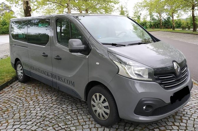 Private One-Way Sightseeing Transfer from Prague to Vienna via Cesky Krumlov - Four hours in Cesky Krumlov