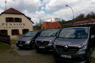 Private One-Way Sightseeing Transfer from Prague to Vienna via Cesky Krumlov