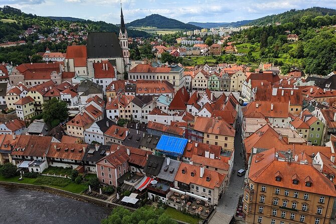 Private one way transfer from Cesky Krumlov to Vienna - A quiet ride through Czech and Austrian countryside