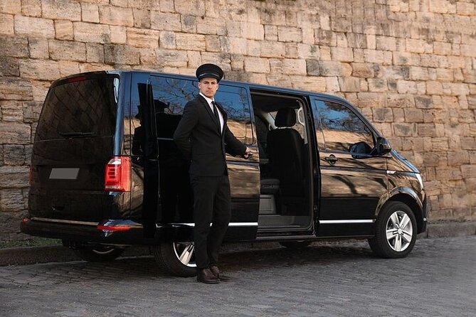 Private One Way Transfer from Vienna Hotels to Vienna Airport - Leaving Vienna by private car