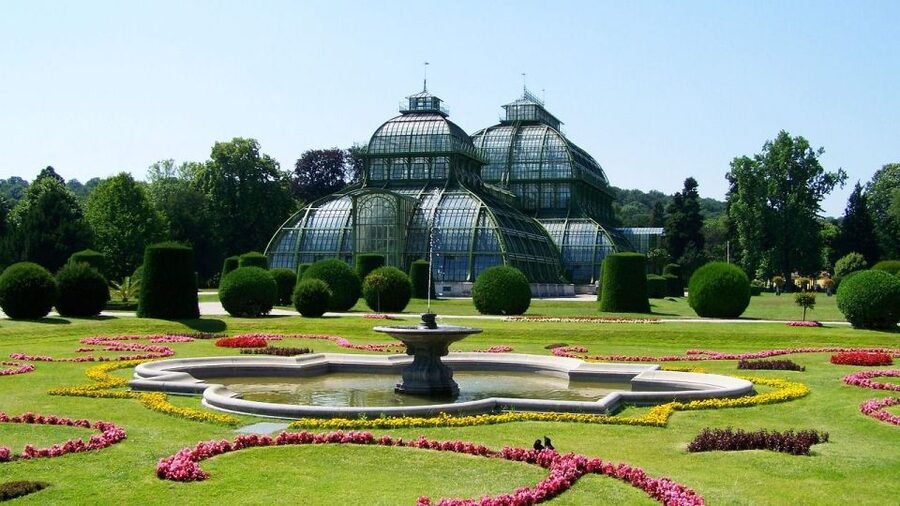 Private Schönbrunn Palace Tour: Entrance included - Why Schönbrunn deserves two focused hours