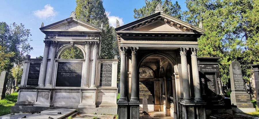 Private tour: Vienna Central Cemetery 1st gate and 2nd gate - Meeting at the 1st gate and entering the Jewish cemetery