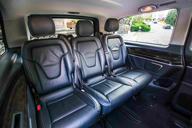 Private transfer from Prague to Vienna via Cesky Krumlov - Continuing to Vienna after the stop