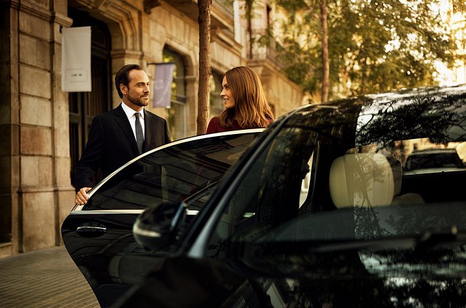 Private transfer from Prague to Vienna via Cesky Krumlov - Comfort, communication, and the small details
