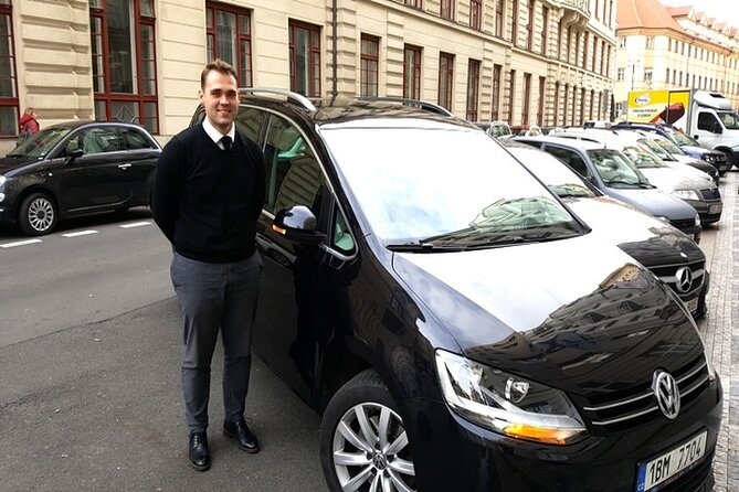 Private transfer from Prague to Vienna with 2h stop in Mikulov - Castle views, vineyards, and volcanic peaks
