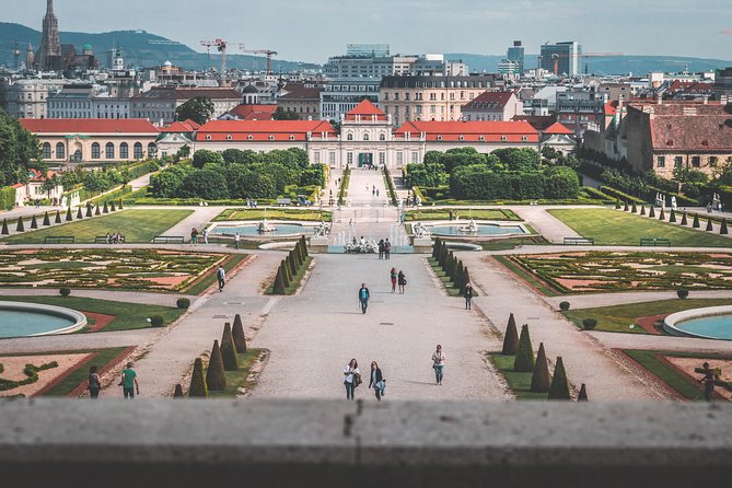 Private transfer from Salzburg to Vienna with 4h of Sightseeing - What this Salzburg to Vienna journey really offers