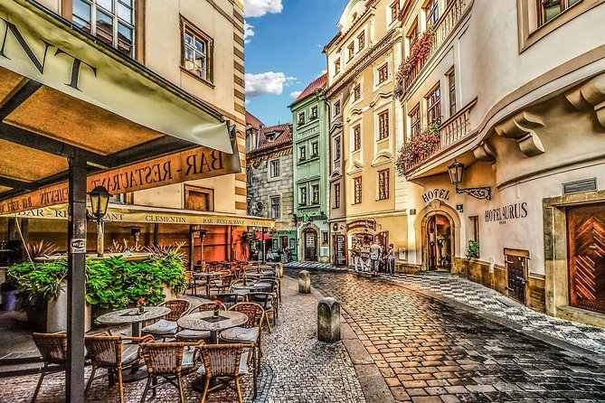 Private Transfer from Vienna to Prague with 2h of Sightseeing - A driver, not a licensed guide