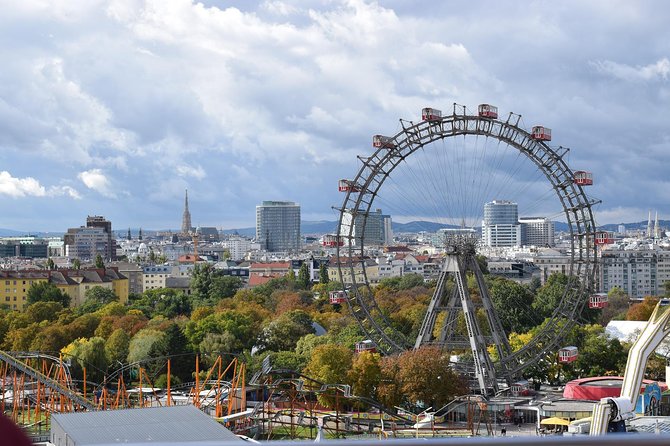 Private Transfer from Warsaw to Vienna with 2h of Sightseeing - Key points at a glance