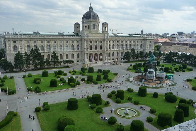Private Transfer from Warsaw to Vienna with 2h of Sightseeing - Practical booking advice before you pay