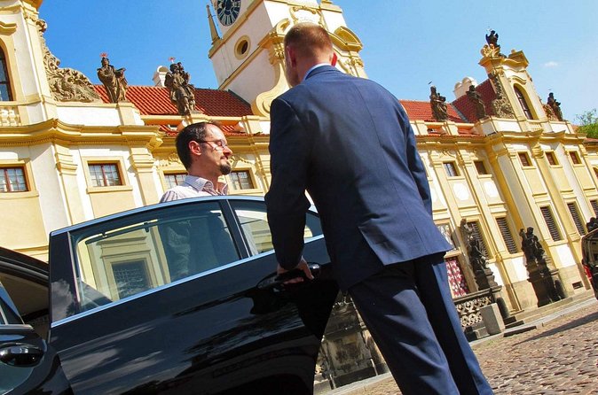Private transfer: Prague to Vienna - The driver’s role and the value of private service