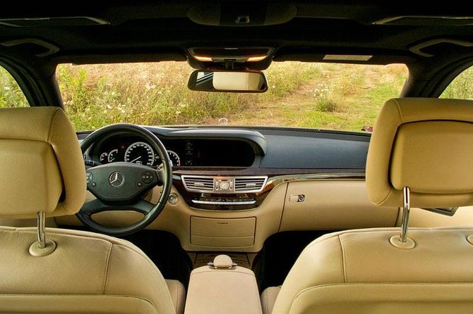 Private transfer: Prague to Vienna - Leaving Prague from your hotel lobby