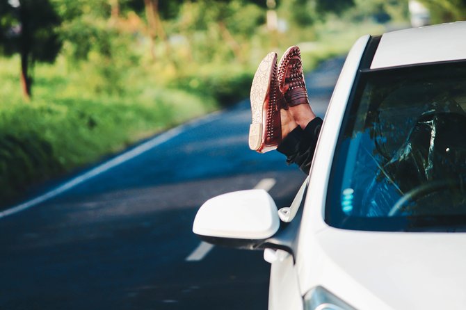 Private Transfer Vienna → Budapest, Hotel-to-Hotel, English-speaking driver - Comfort, Water, and the Feel of the Ride
