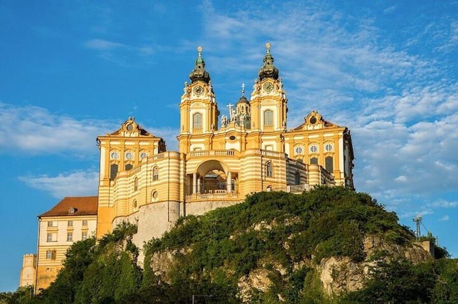Private trip: Vienna to Melk, Dürnstein & back, in English - What the driver adds to the day
