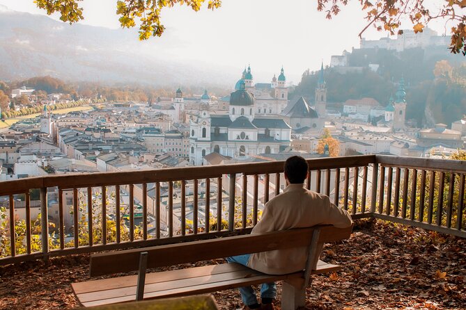 Private Vacation Photoshoot with Photographer in Salzburg - Victoria’s role: help with poses and local suggestions