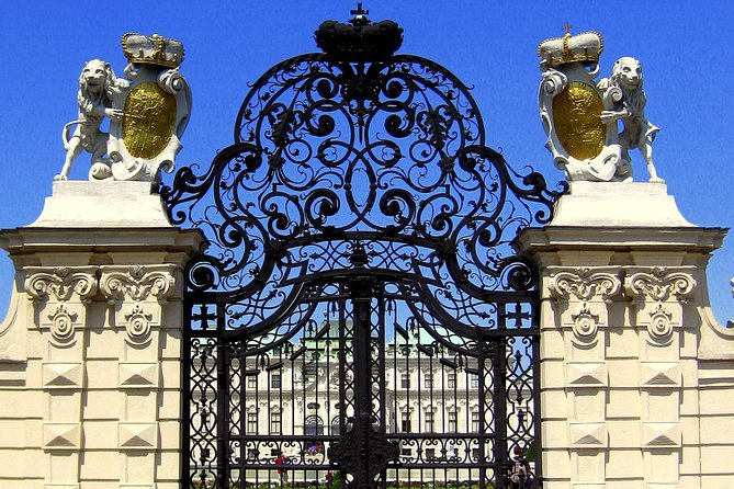 Private Vienna Highlights History Walk — WWII and Post War Vienna - Why this Vienna walk is different