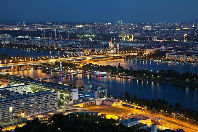 Private Vienna Night Lights & Landmarks Tour - Belvedere gardens and Baroque palace views