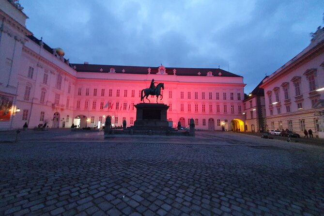 Puzzle tour: Mythical Hofburg - A flexible 90-minute route, not a fixed appointment
