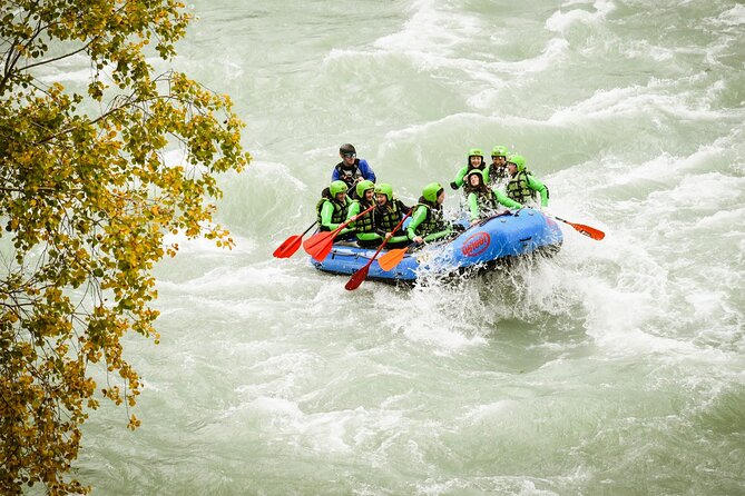 Rafting Tyrol Imster Gorge - The safety talk and transfer to the river