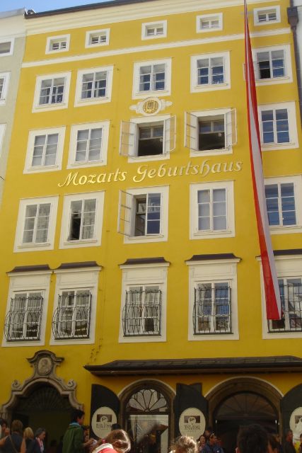 Salzburg 2.5-Hour Walking Tour: Mozart, Old Town & More - Makartplatz, Mozart’s Residence, and the New Town