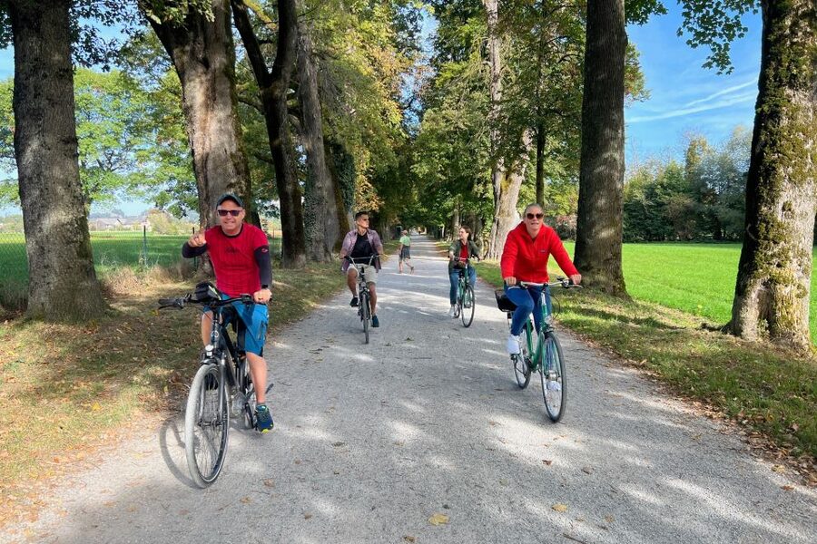 Salzburg and Surrounds: Private Scenic Bike Tour - Hellbrunn Palace and playful Baroque design