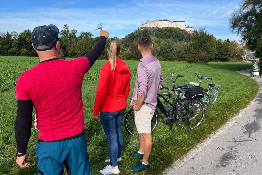 Salzburg and Surrounds: Private Scenic Bike Tour - Leopoldskron Palace and a familiar movie view