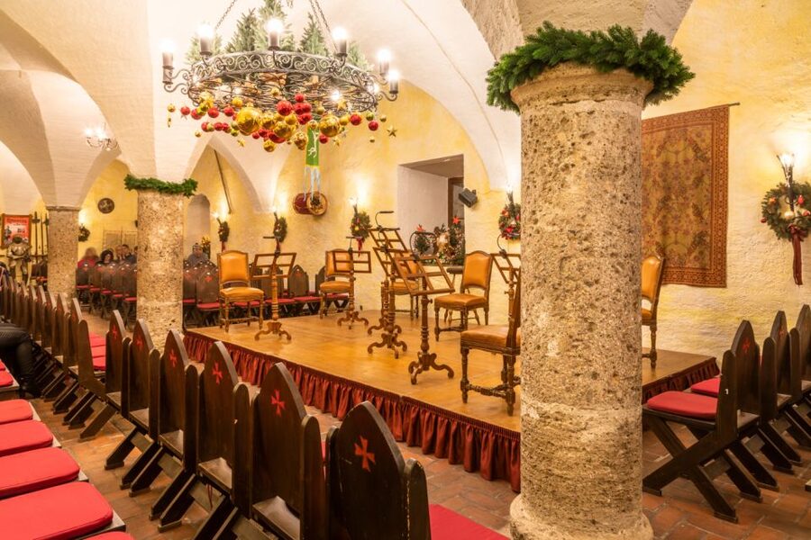 Salzburg: Christmas/Advent Concert & Dinner - The practical limits of the evening