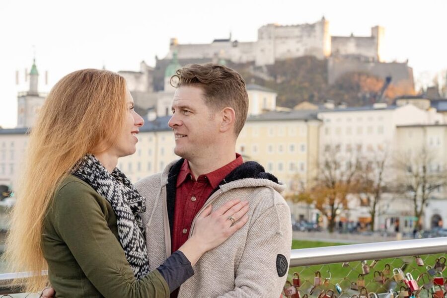 Salzburg City: private photoshoot at Salzburgs landmarks - Twenty-five minutes among the flowers at Mirabell Gardens