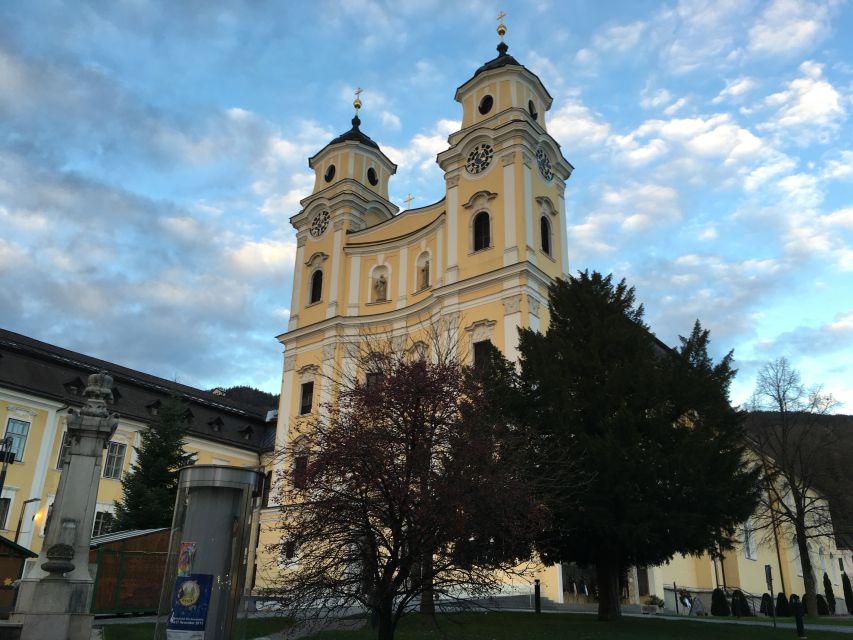Salzburg: Full-Day Private City & Lake District Tour - Fifteen minutes in St. Gilgen