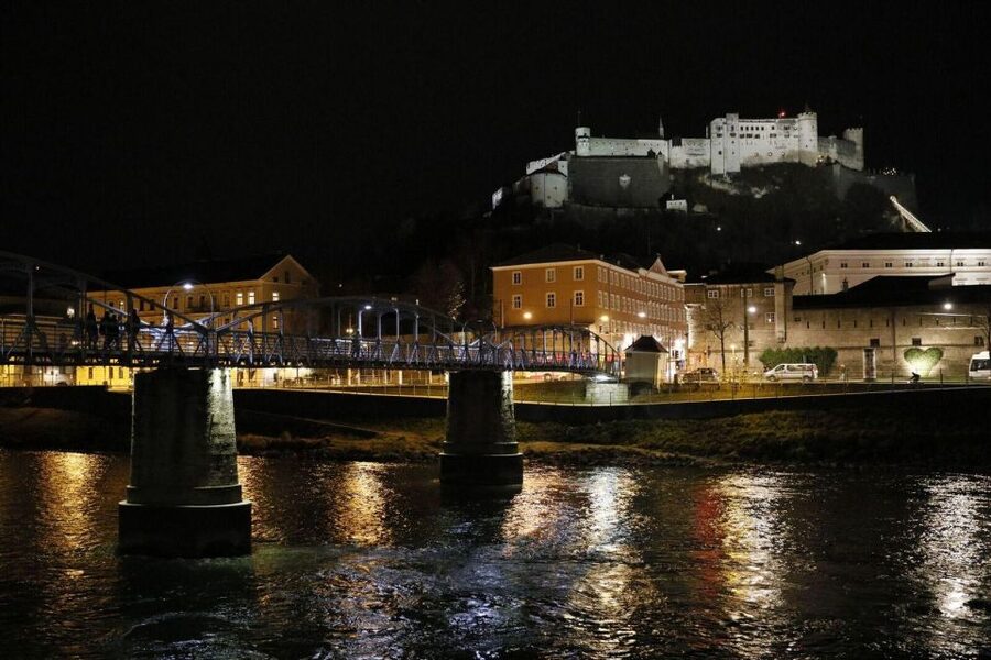 Salzburg: Hallstatt and Sound of Music Tour - The scenic ride to Mondsee
