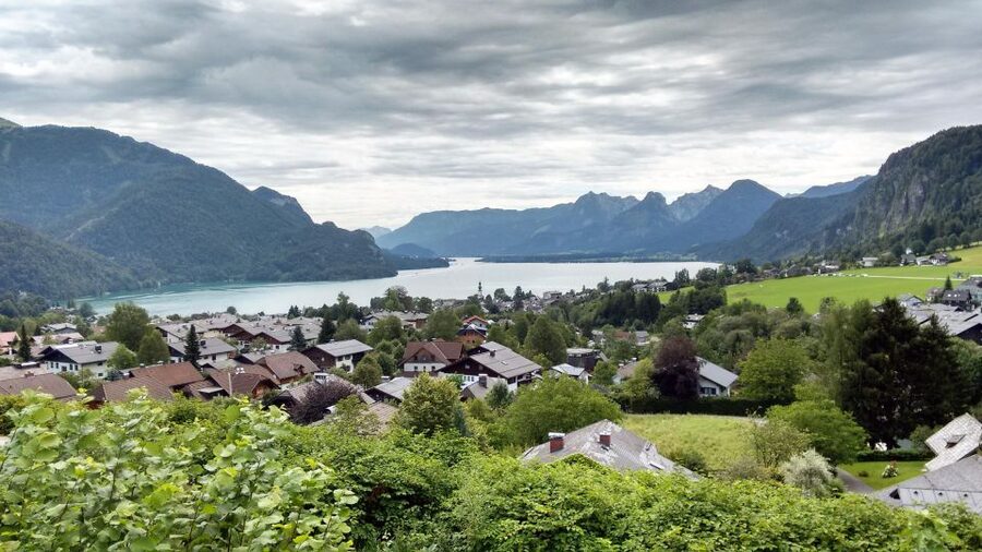 Salzburg: Hallstatt and Sound of Music Tour - The morning ride through Salzkammergut