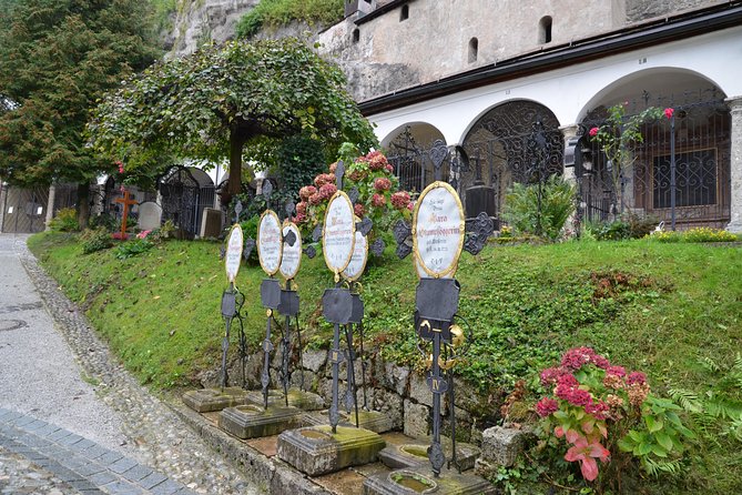 Salzburg Highlights + Sound of Music spots, transfer + guide - Petersfriedhof, a quiet and memorable stop