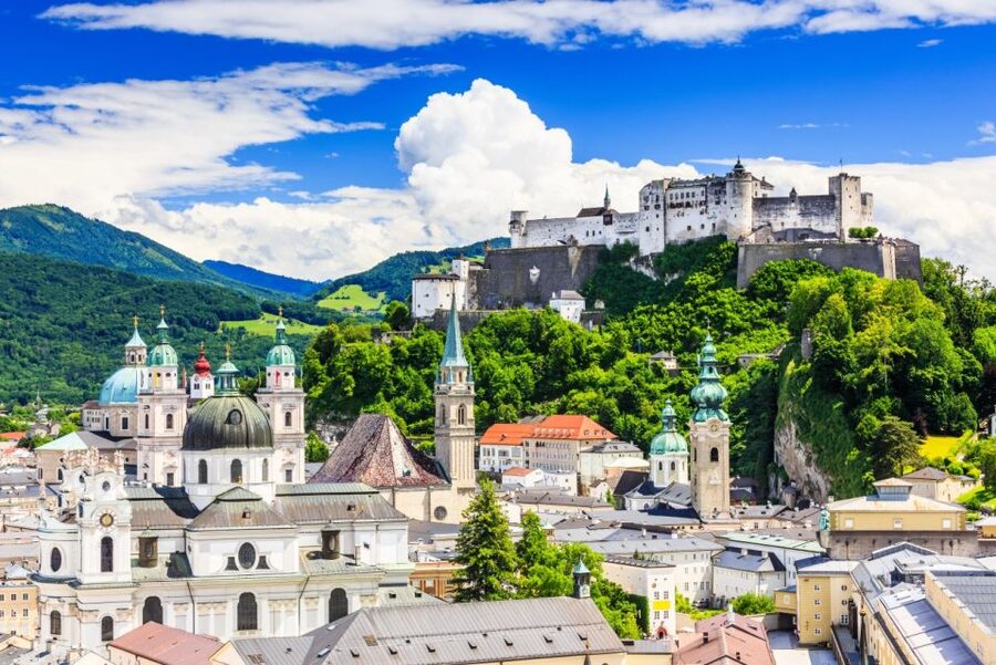 Salzburg: Old Town Private Beer Tasting Tour - The walking and history between the pubs