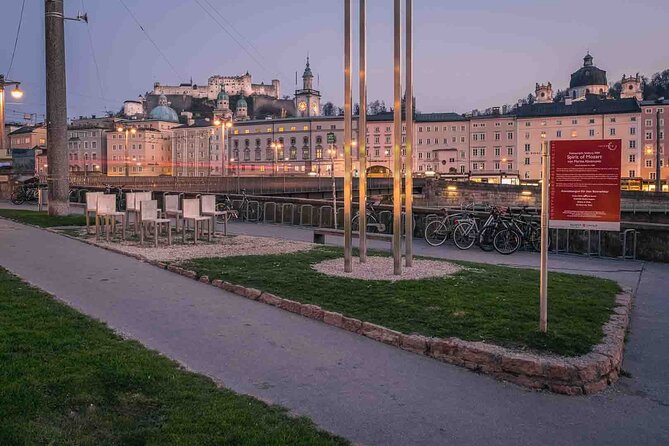 Salzburg Oldtown: Sightseeing Walking Tour with Licensed Local Guide - Saint Peter’s courtyard and Salzburg Cathedral