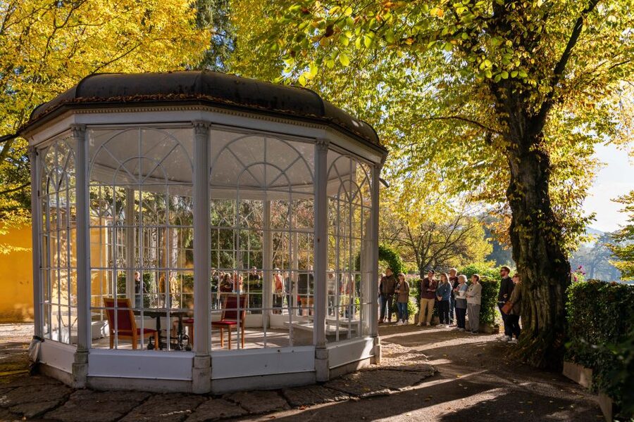 Salzburg: Original Sound of Music Tour - The guide and the sing-along atmosphere
