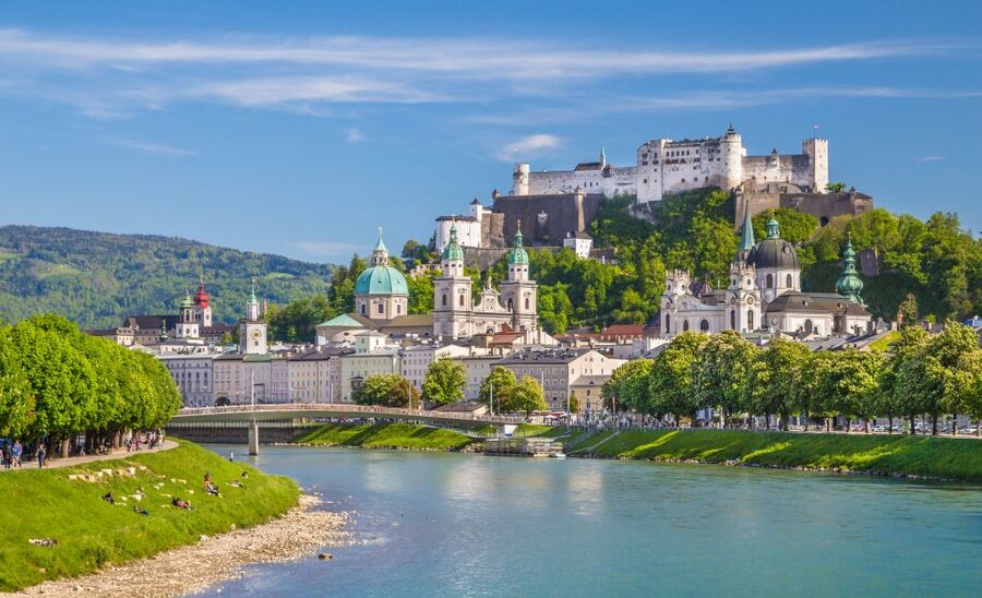 Salzburg: Private City Highlight Tour with a Guide - Mirabell Garden and Salzburg’s famous view