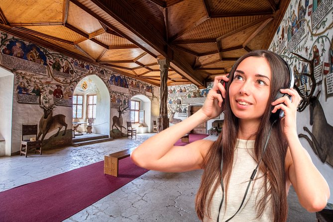 Schloss Tratzberg – Hörspielführung - The first look: courtyard, views, and setting