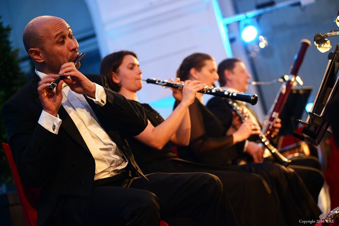 Schönbrunn Palace Concerts in Vienna - Intermission, drinks, and the end of the evening