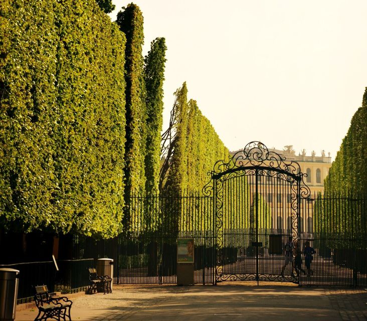 Schönbrunn Palace & Gardens Tour - The 30-minute walk through Schönbrunn Gardens