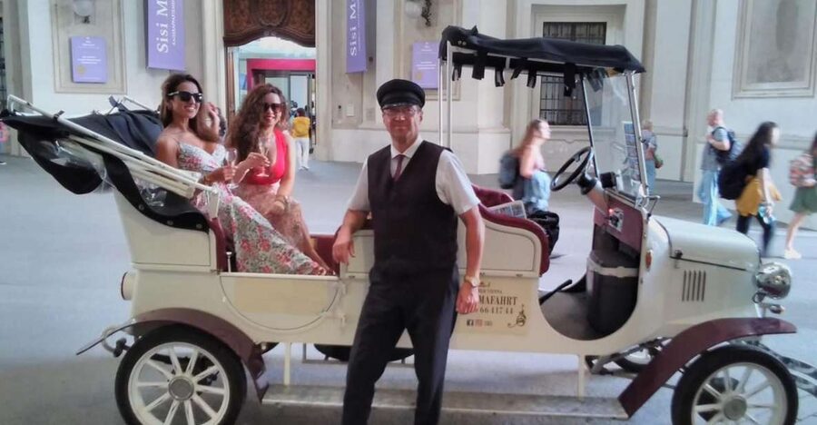 Sightseeing tour in electric vintage car (up to 5 people) - The Hofburg gives the tour its imperial setting